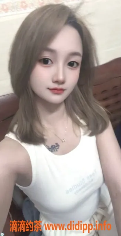 广州楼凤-天河李依桐，600元可享69p与舌吻服务