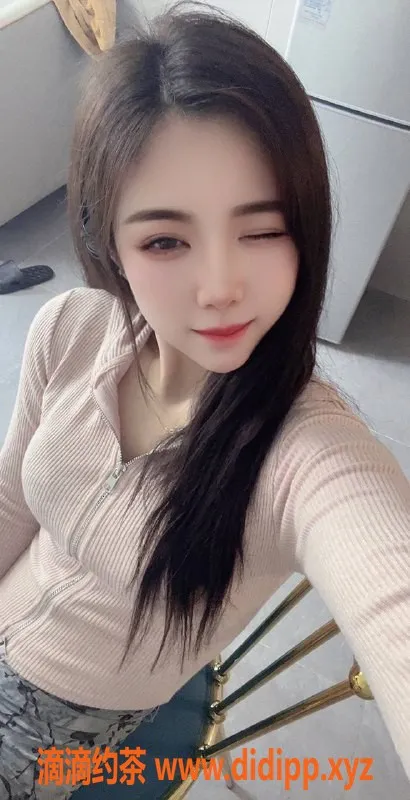 广州楼凤-天河人妻倩倩，800元可约，视频验证！