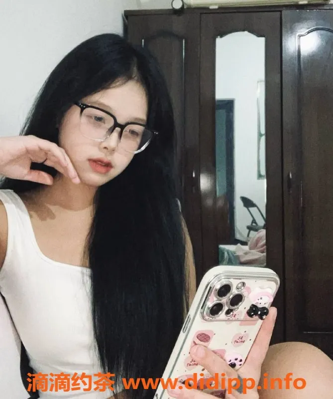 成都楼凤-成华区小琳，身高170，胸围B，态度很好