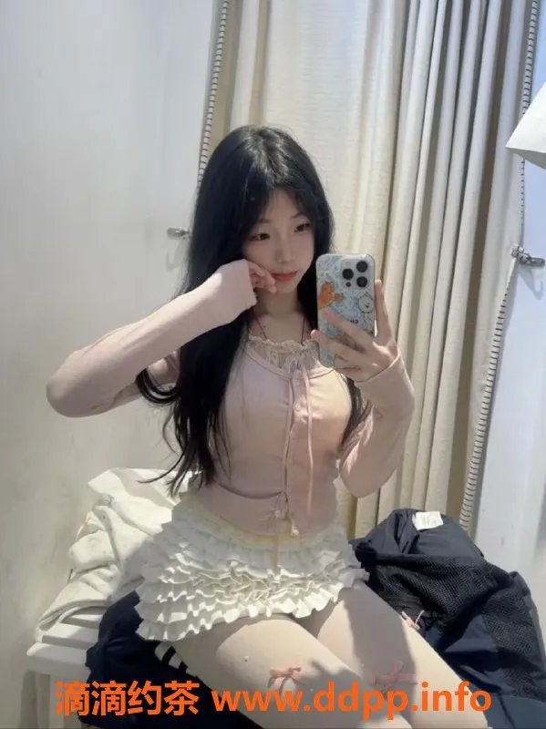 广州楼凤资源信息,广州市小月，165cm，47kg，36C嫩妹外出服务