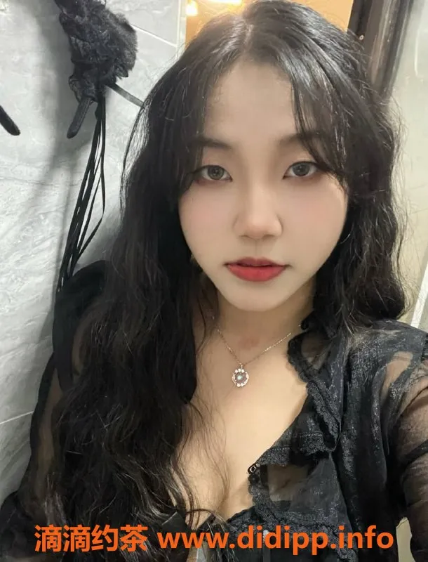 广州楼凤-番禺小陈 700元体验69p 舌吻服务