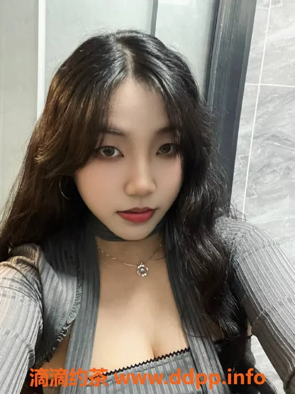 广州楼凤-番禺小陈 700元体验69p 舌吻服务