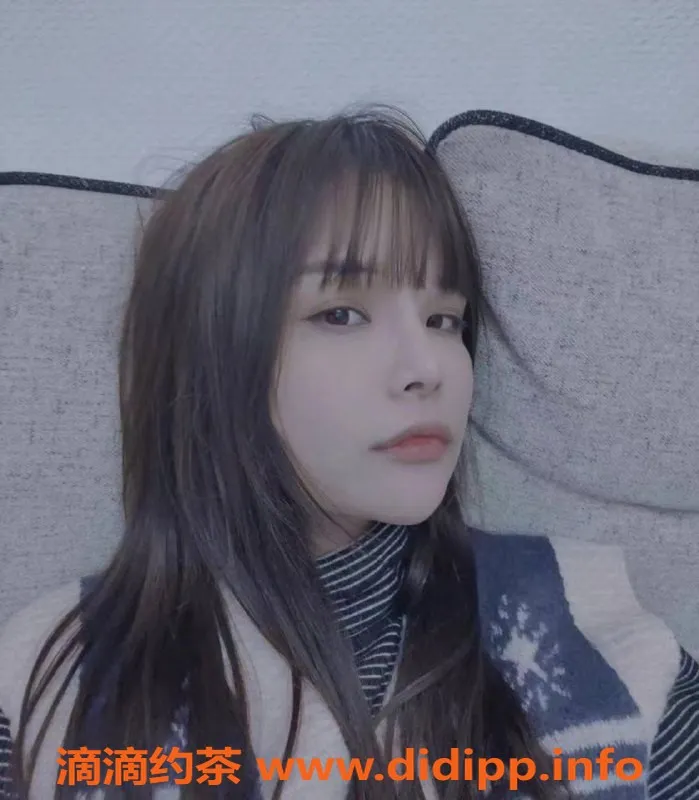 成都楼凤-23岁白鹿，161cm，90斤，嫩妹三件套服务