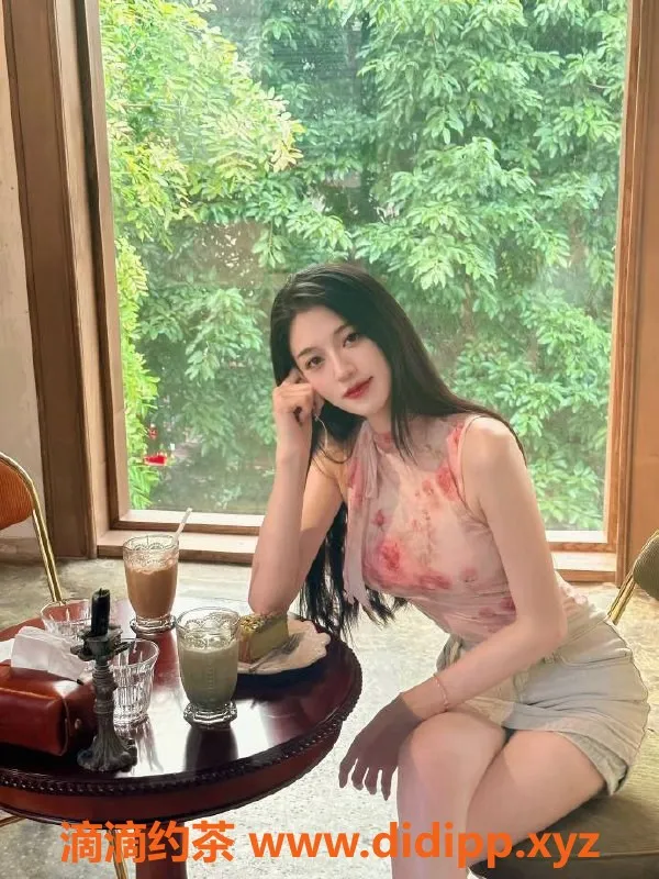 广州楼凤-天河御姐雯雯子，25PP大胸魅力无限