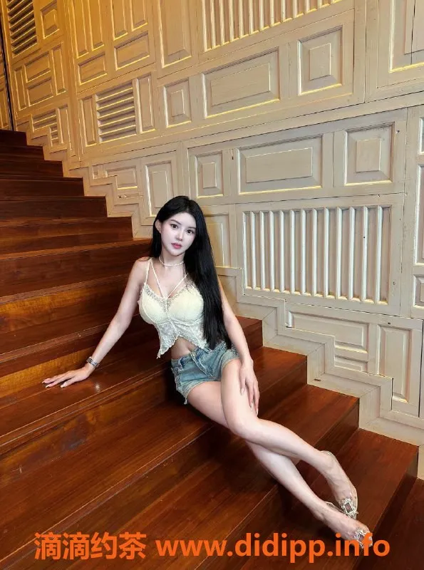 广州楼凤资源信息,天河半夏御姐，大胸魅力12P等你体验