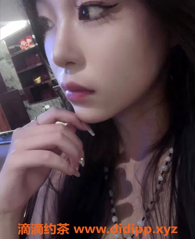 广州楼凤-海珠嫩妹婠婠，600元每小时，1200元两小时