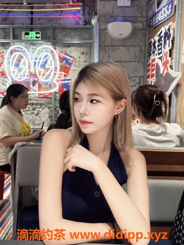 广州楼凤-海珠嫩妹婠婠，600元每小时，1200元两小时