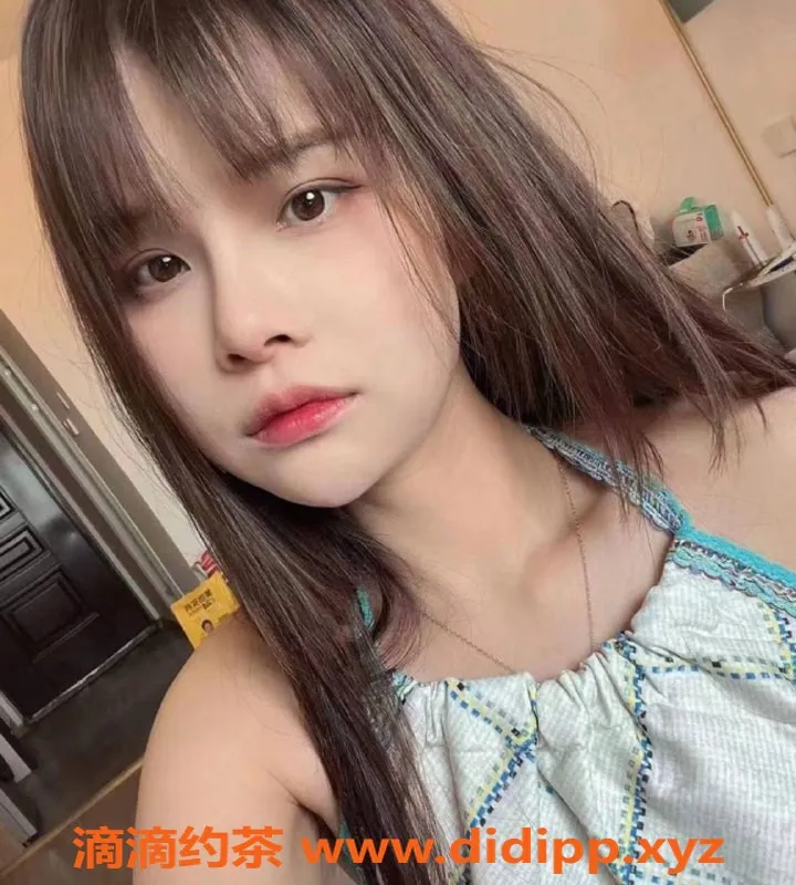 成都楼凤-23岁白鹿，161cm，90斤，嫩妹三件套服务