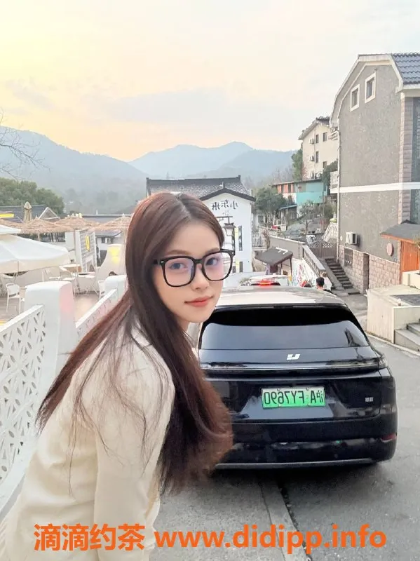 杭州楼凤资源信息,上城小团团，900元嫩妹服务等你来体验！