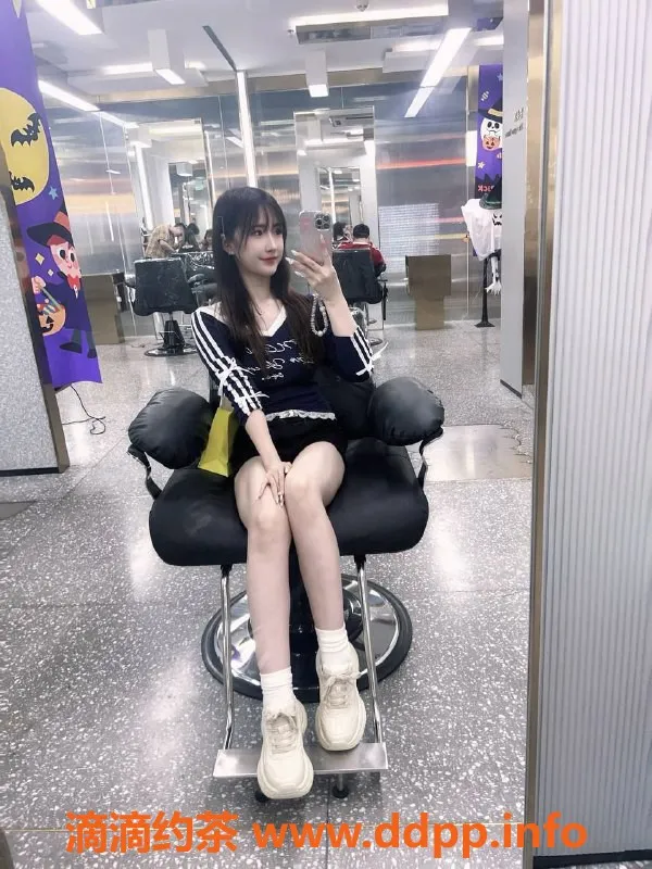 杭州楼凤-上城嫩妹苏晗，69互舔，900元起！