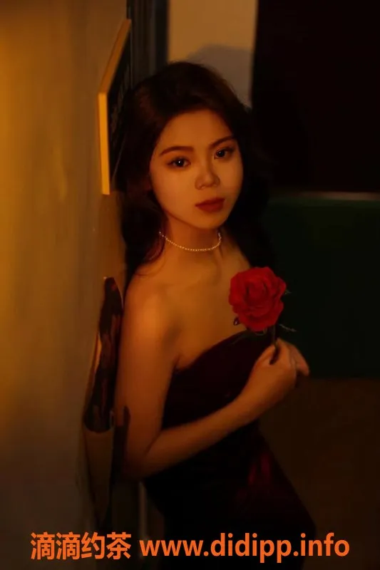 杭州楼凤资源信息,西湖嫩妹桉桉，800起价，陪浴服务