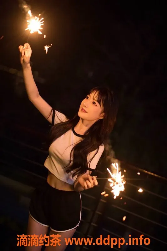 杭州楼凤-拱墅苏苏，巨乳美女12P仅需800元