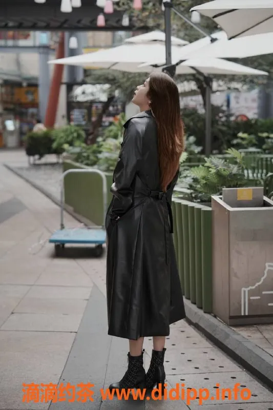 厦门楼凤-海沧区依依，电报老师来陪伴