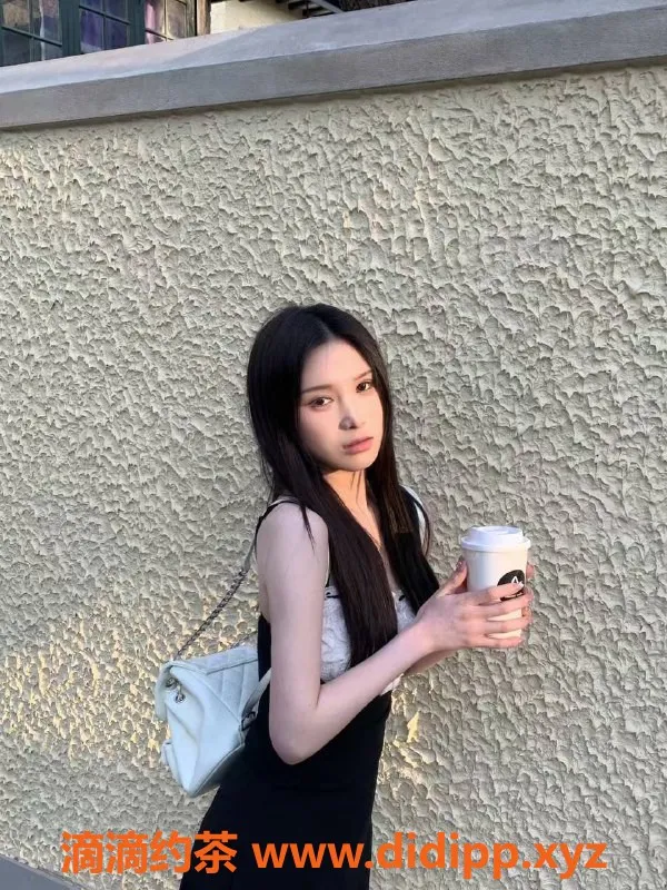 上海楼凤-奉贤粥粥，166CM D罩杯，1000元40分钟好服务