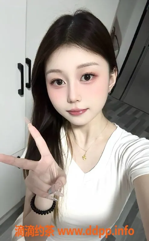 广州楼凤-天河嫩妹蚂蚁，8P鸳鸯浴服务大长腿