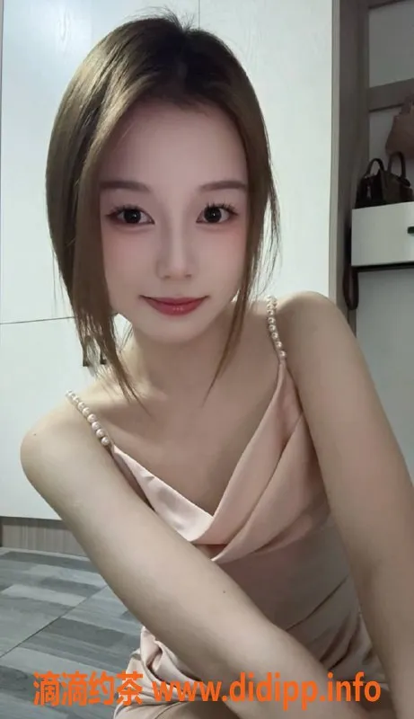 广州楼凤-天河嫩妹蚂蚁，8P鸳鸯浴服务大长腿