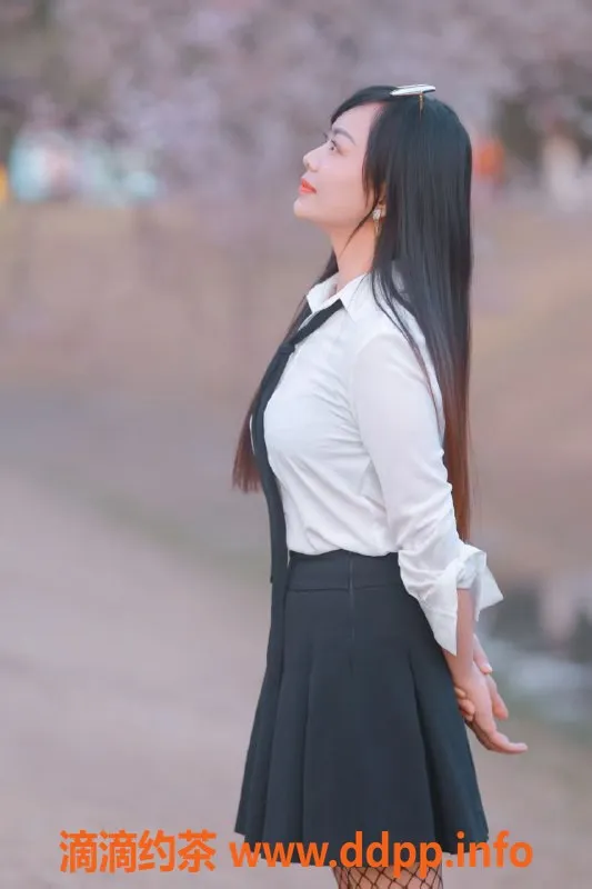 北京楼凤-朝阳安贞佳琪，600起步，足交制服诱惑