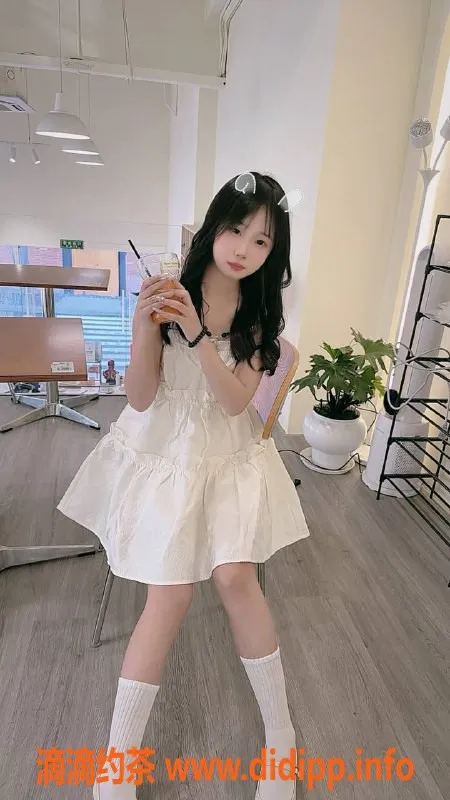 杭州楼凤资源信息,上城嫩妹小贝：舌吻69互舔，超值体验