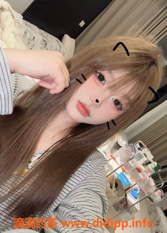 广州楼凤资源信息,天河小小恩，课费600，私聊优惠等你来！