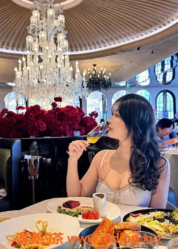 广州楼凤-海珠御姐刘妤淇，超大胸体验，7P价位