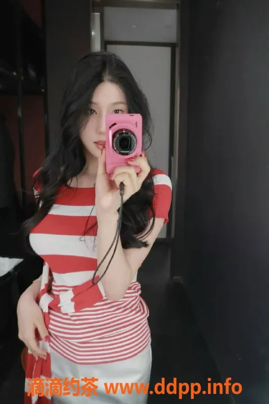 广州楼凤-天河法拉里御姐，24PP体验大胸舌吻