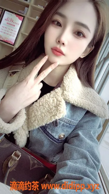 长沙楼凤资源信息,雨花区沈颜颜，26岁高挑妹子，700元超值服务！