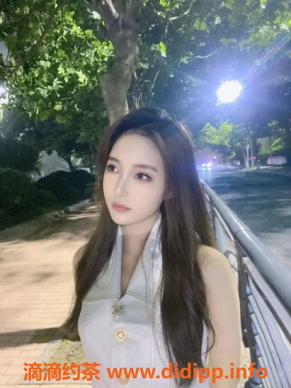 上海楼凤-徐汇沫沫，身高165，体重47，1200元可享多种服务