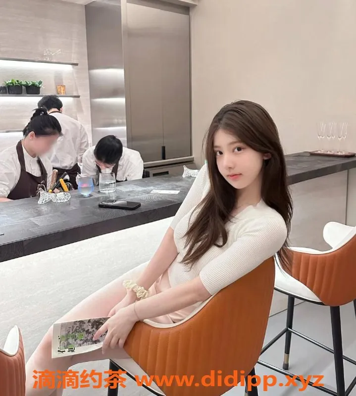 杭州楼凤-沈梦琪19岁166cm温柔学妹，轻松解锁新玩法