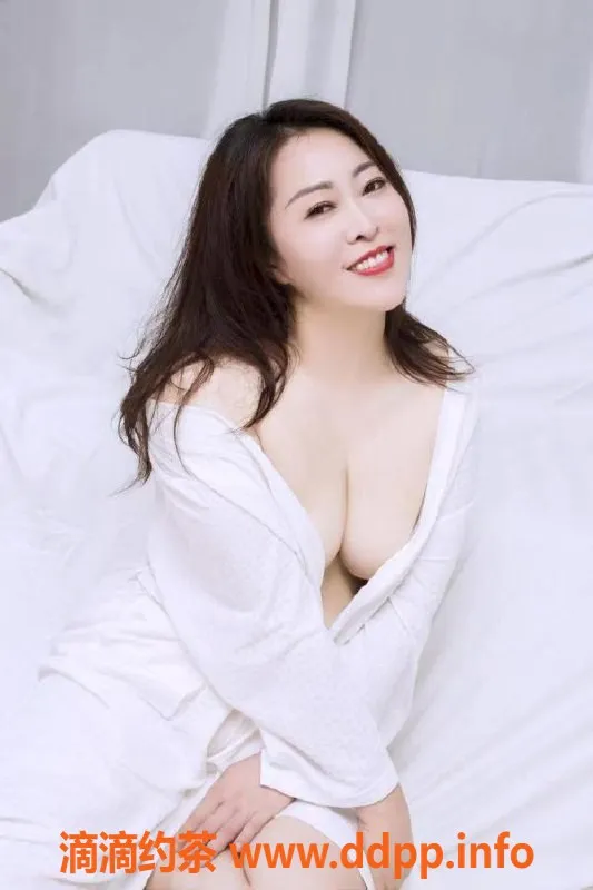 深圳楼凤-深圳宝安大奶熟女琳达，36岁，身高170，首次400元