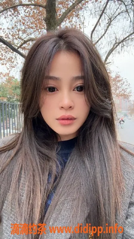 广州楼凤-天河御姐晓晓，7P热情服务，舌吻大胸引人入胜