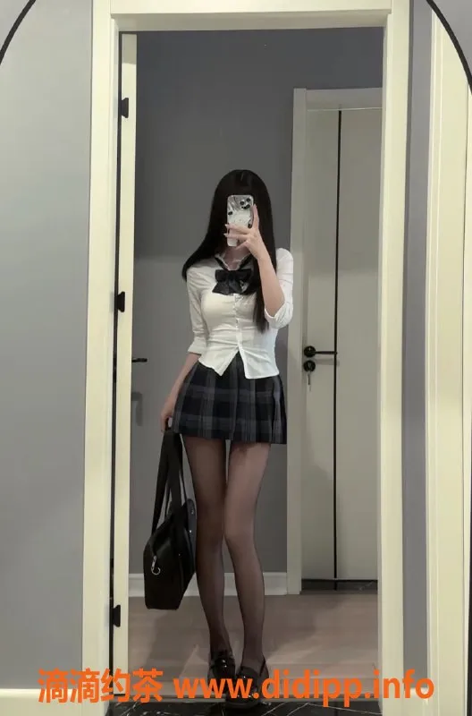 成都楼凤-高新区嫩妹小可，166cm大长腿，6p服务