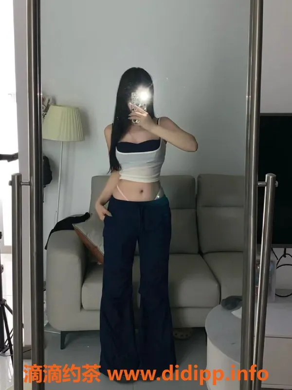 深圳楼凤-龙岗区22岁甜甜，身高165cm，36C极品嫩妹