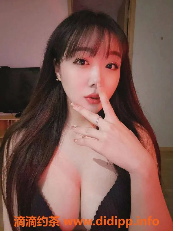 成都楼凤-成都佟丽娅萝莉学妹，高新区专属3服务