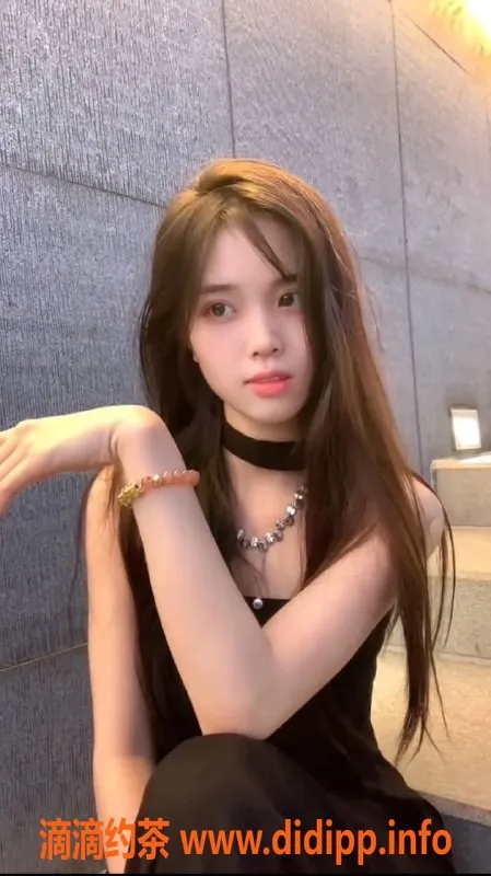 广州楼凤-荔湾婷婷，嫩妹双飞，18PP鸳鸯浴体验