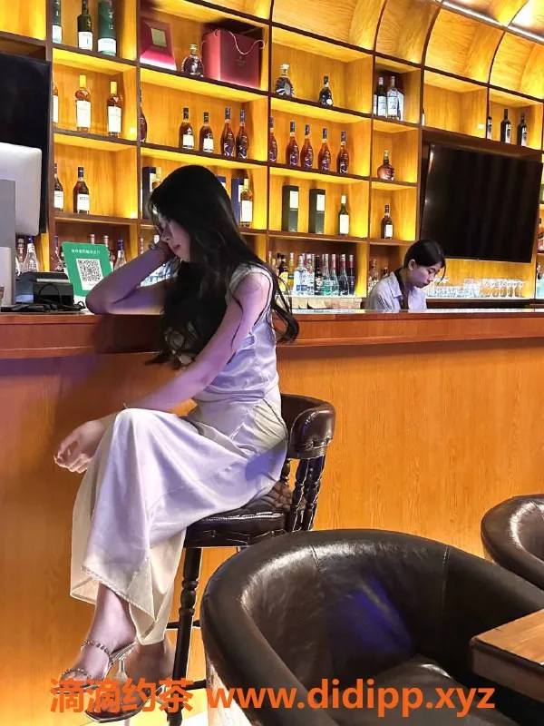 广州楼凤-黄埔嫩妹小苹果，600元起服务超赞