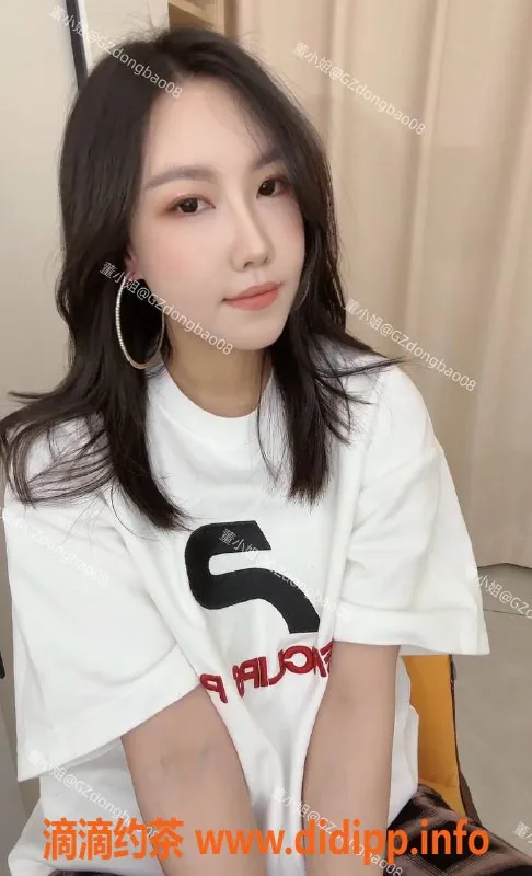 广州楼凤-海珠董小姐，御姐大胸6P鸳鸯浴服务