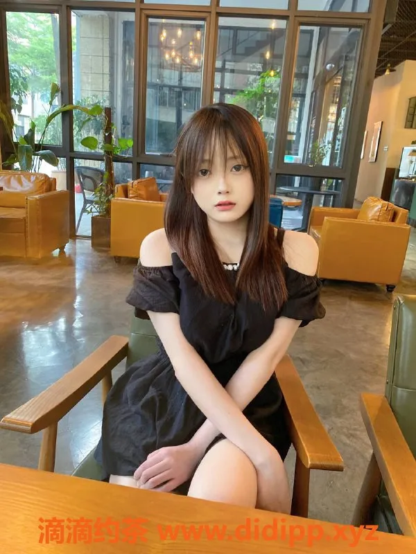 广州楼凤-天河嫩妹雪儿，性感大胸6P夜课服务