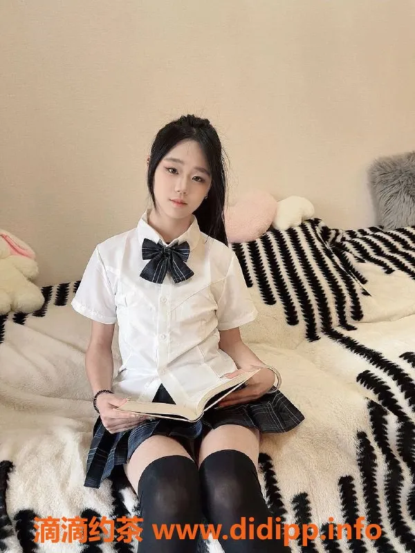 成都楼凤-武侯区嫩妹小可，165cm排骨精，超值车费6P