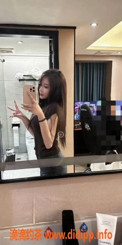 广州楼凤-海珠嫩妹小七，课费600等你来约！