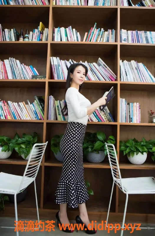 深圳楼凤-深圳坂田专业水床SM服务，尽享百种体验