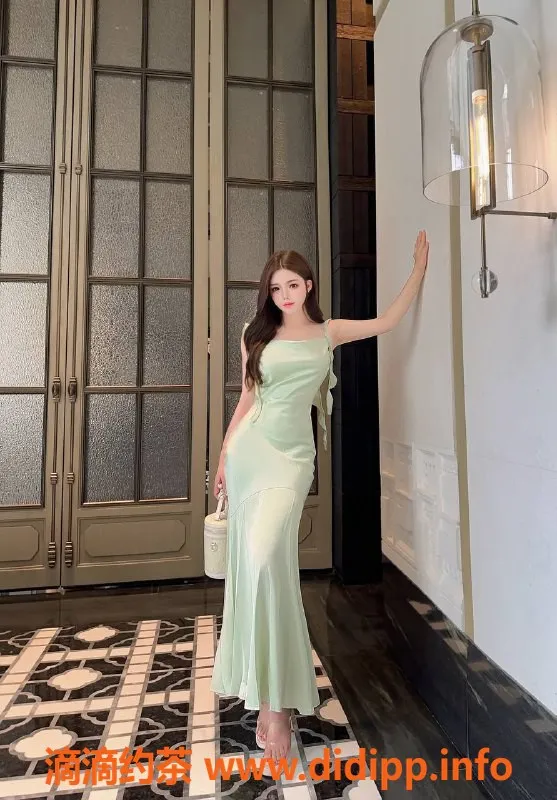 宁波楼凤-宁波中乌混血Lisa，165cm D罩杯，性感陪浴服务