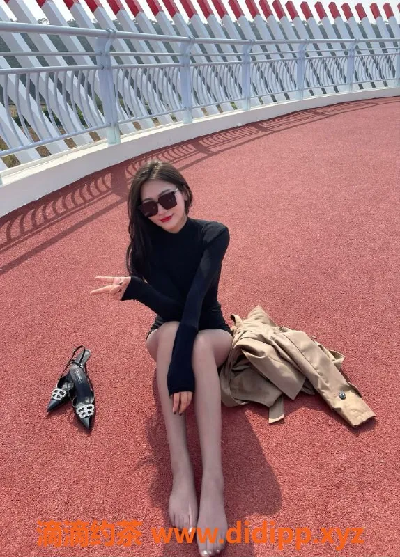 上海楼凤-闵行南汐，177cm高挑美女，超赞服务