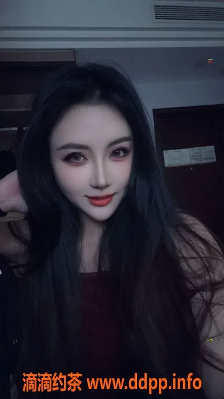 成都楼凤-万年场依琳，27岁168高，600元全套服务