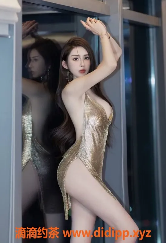 厦门楼凤-思明洪山柄T台模特，完美身材小姐姐