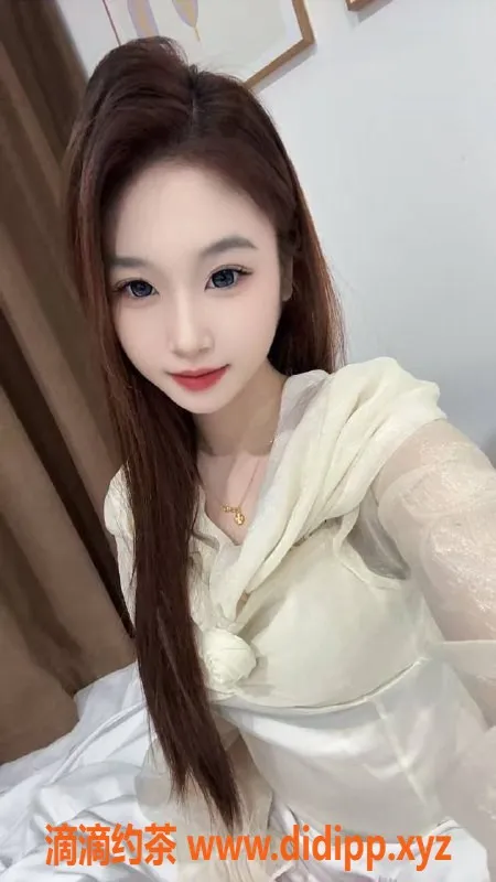 成都上门服务-万年场嫩妹橘子，19岁大胸上门服务