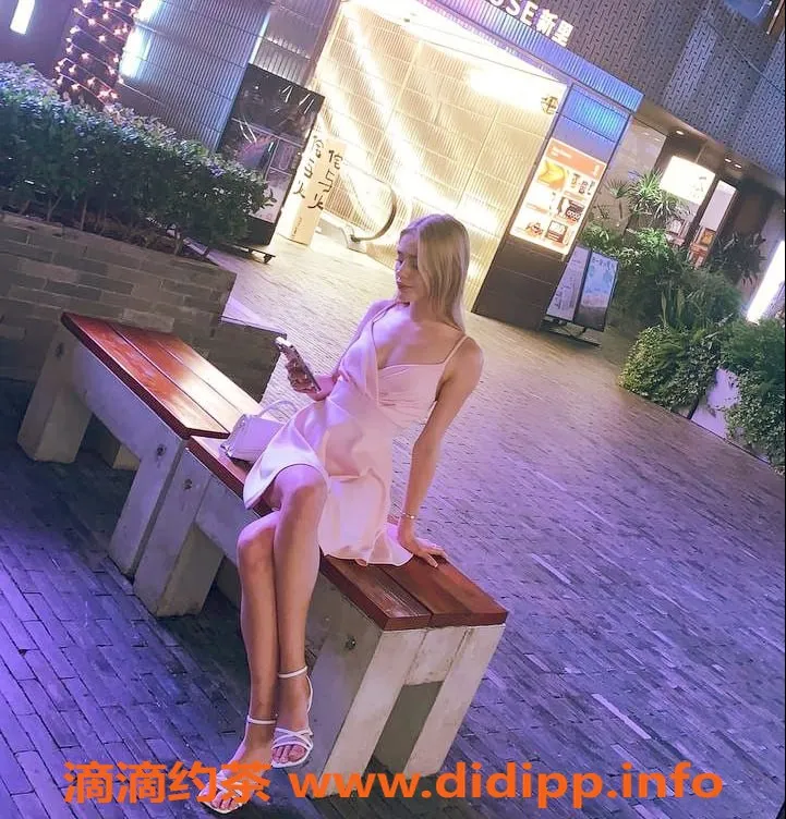 上海楼凤-静安艾米，俄罗斯外模，168高48轻盈