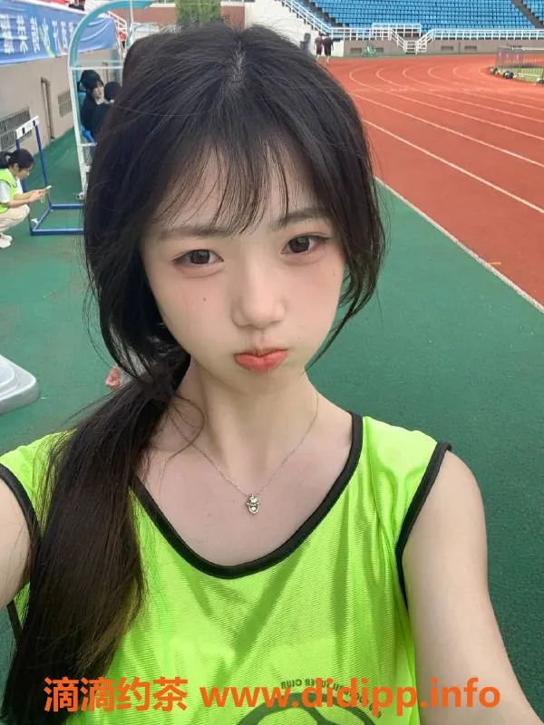 杭州楼凤资源信息,162cm白皮肤19岁可爱小姐姐昕昕，服务合理