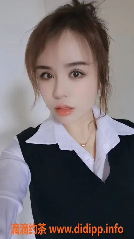 杭州楼凤-拱墅小橘猫，28岁，162cm，46kg，胸围75B，400元