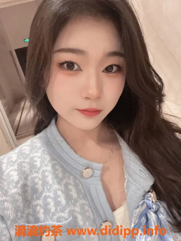 重庆楼凤-渝北璐璐，18岁小巧嫩妹，服务亲和