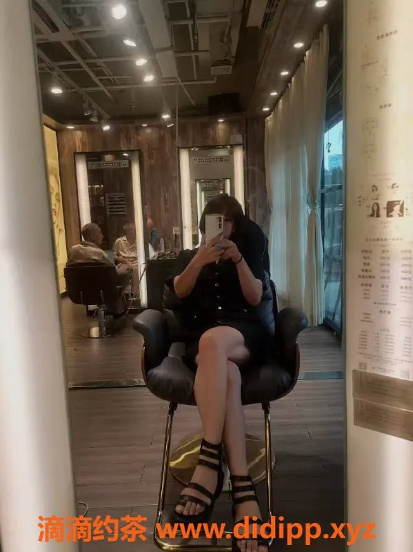 郑州楼凤-惠济区27岁小锦鲤，身高163，49kg